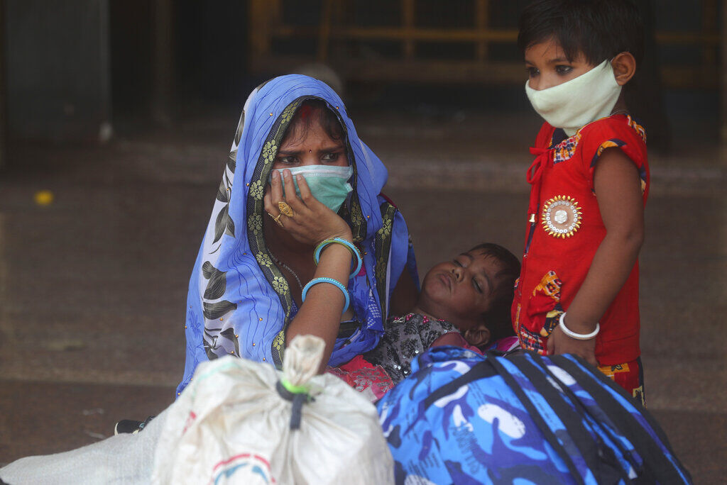 APTOPIX Virus Outbreak India